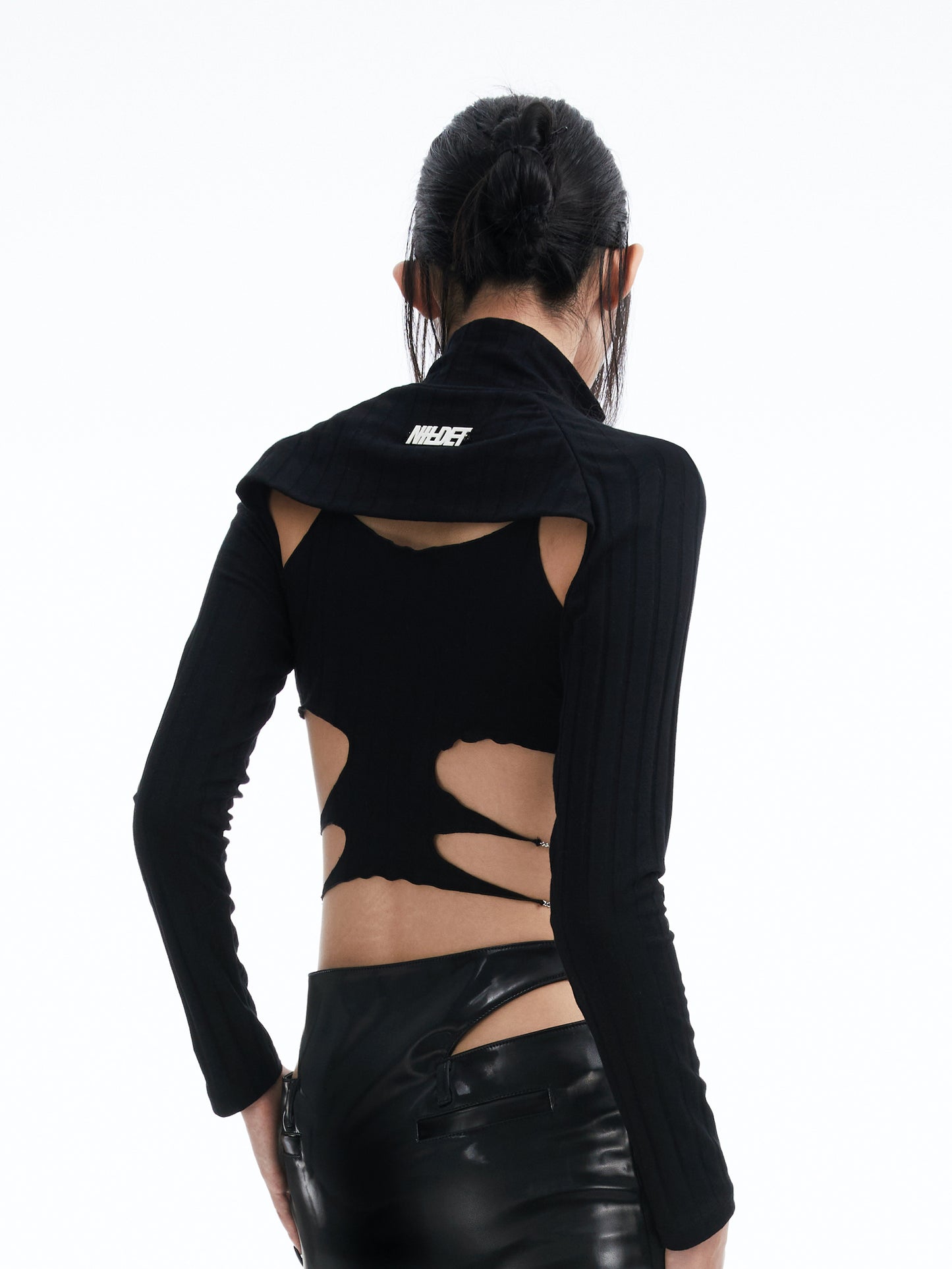 Moth knit cutout slim top with chain